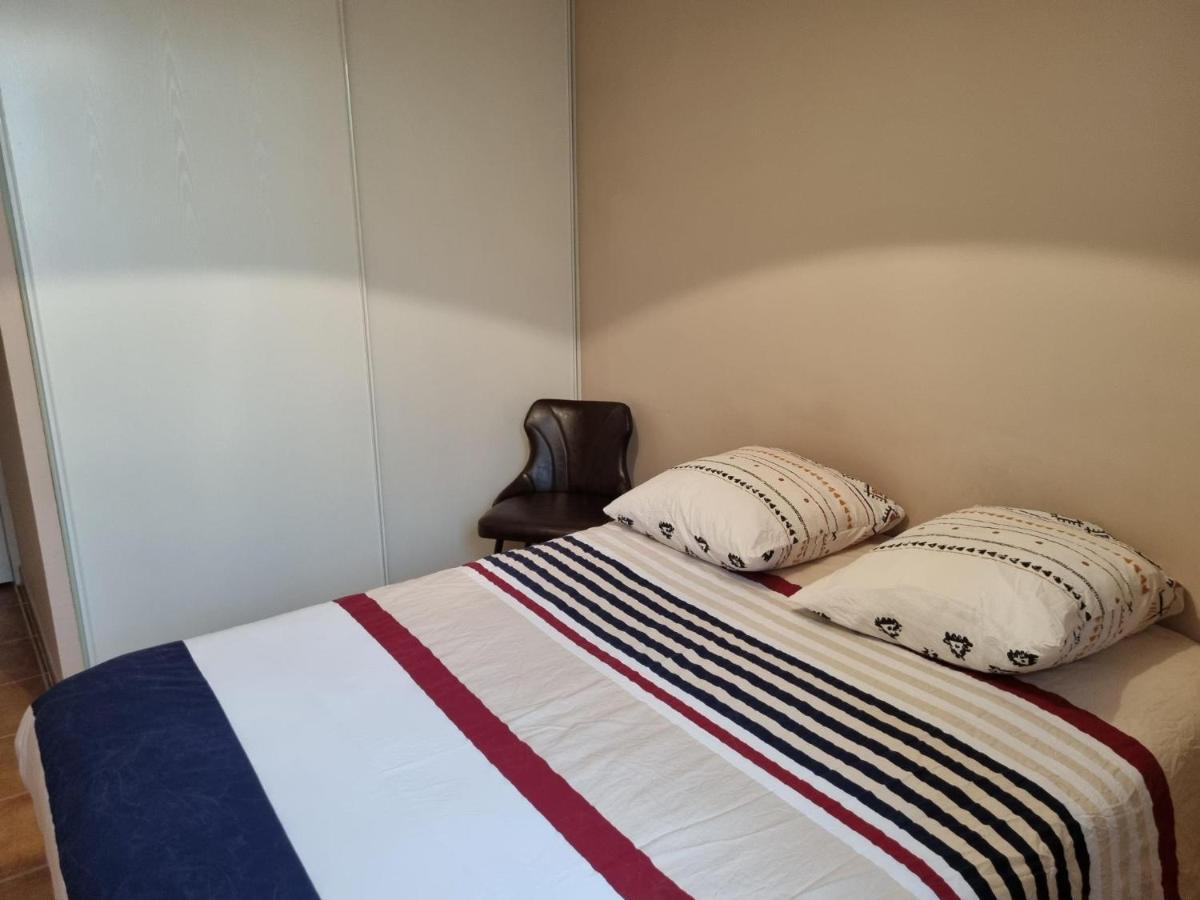 Appartement 1 Chambre Avec Piscine Uzès Exterior foto